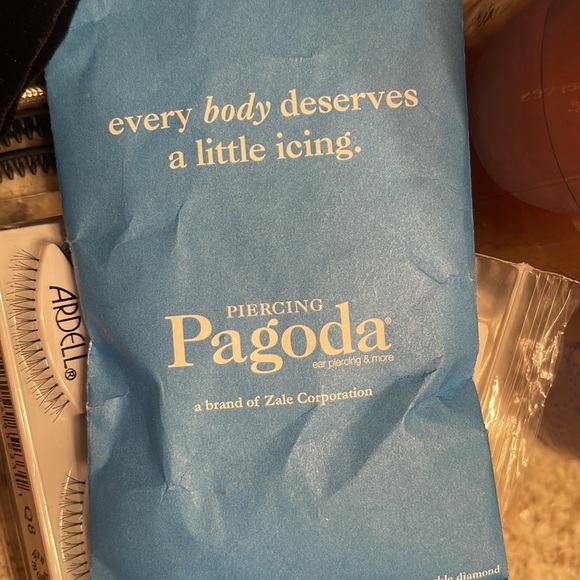 Belly button ring - Picture 3 of 3